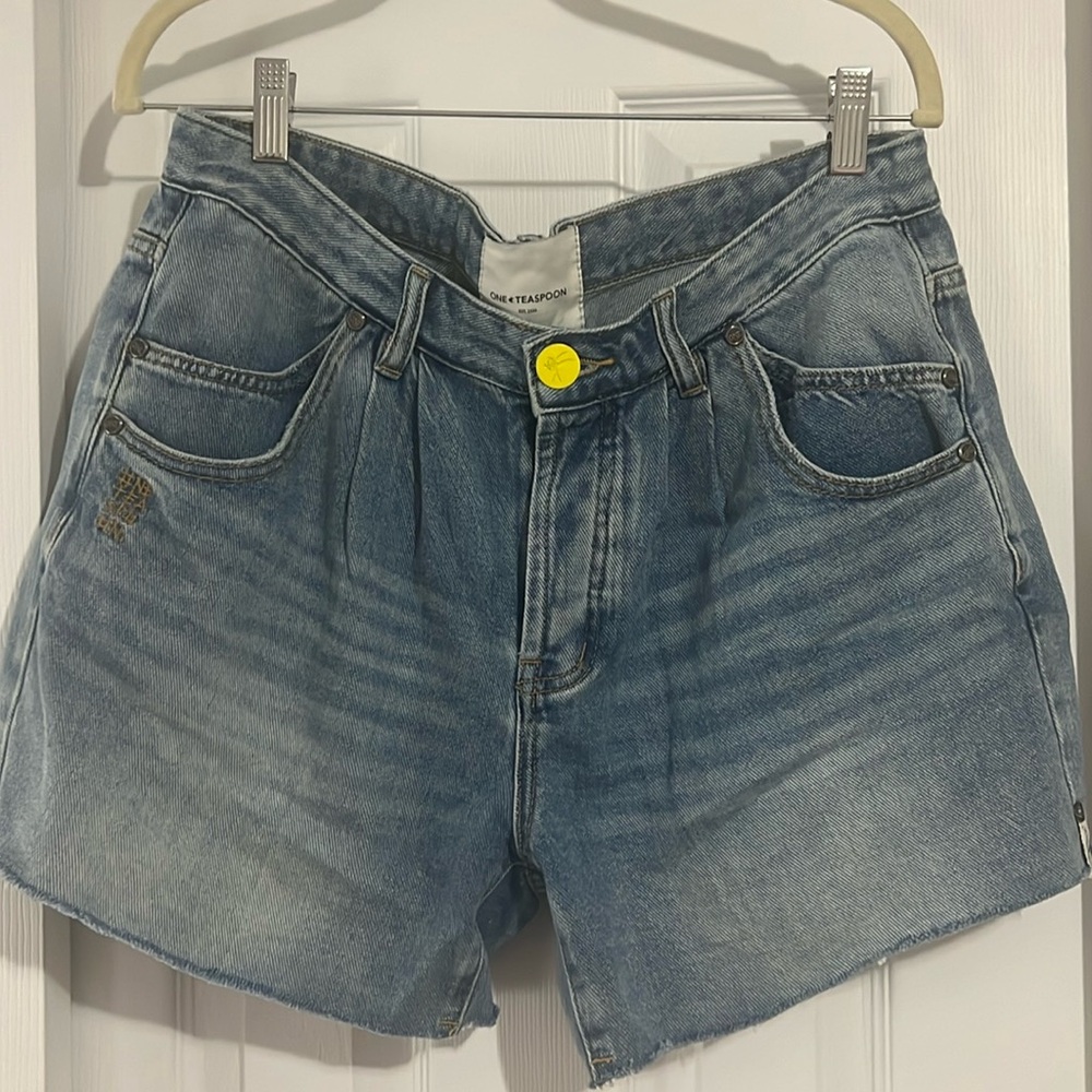 One Teaspoon Shaker Short size 28